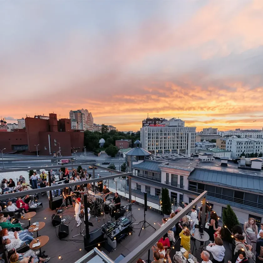 Сидр Bon Season стал партнёром концертов RoofSound