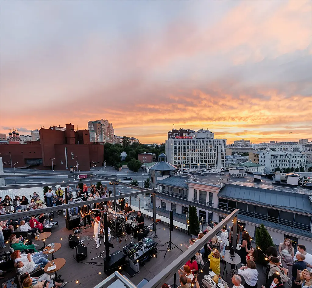 Сидр Bon Season стал партнёром концертов RoofSound